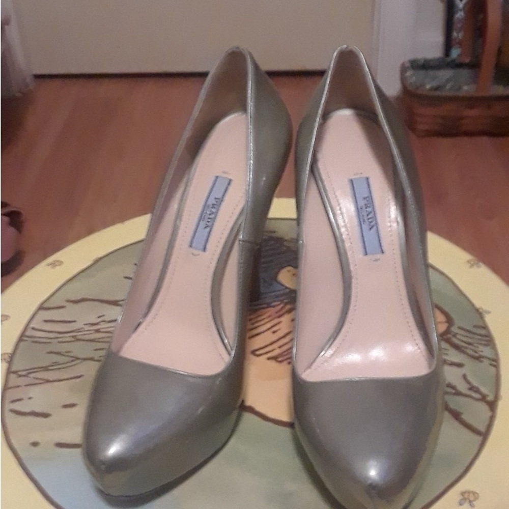 Prada pumps light greenish silver